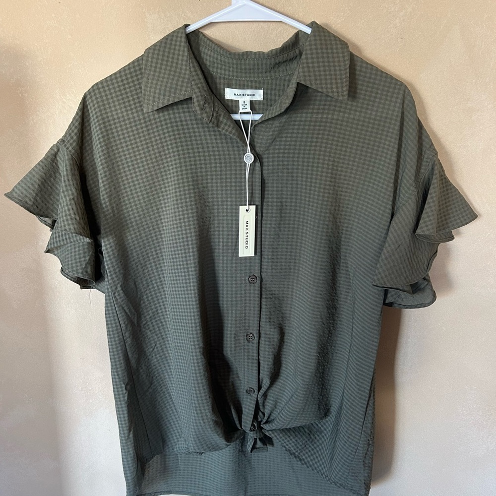 Max Studio Green Button Down Shirt with Ruffled Sleeves
